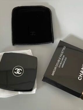 Chanel Beauty Double-Sided Compact Mirror